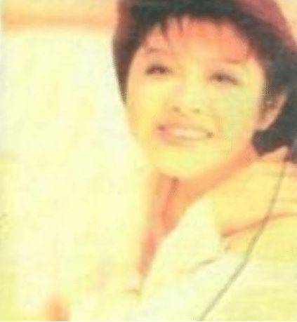 她在节目中经常被主持人噎住,但很多人不知道的是,在她年轻的时候