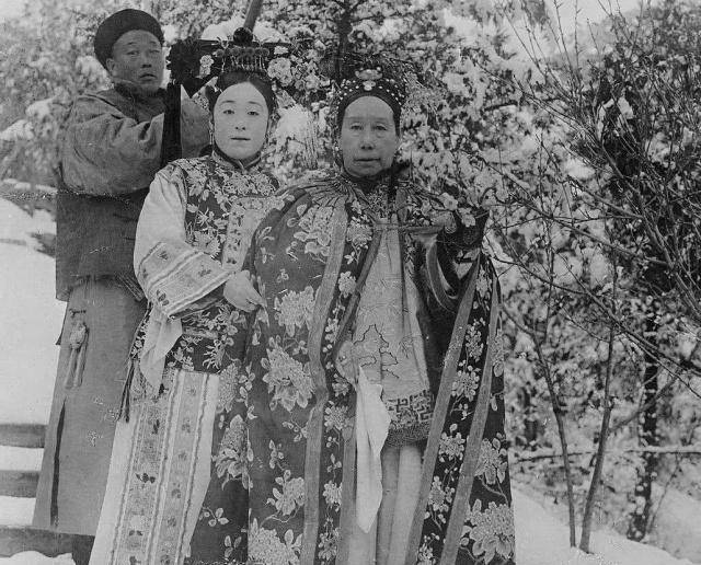 清朝灭亡,京师六十万旗人,都把自己的姓改成了汉姓中的哪些姓