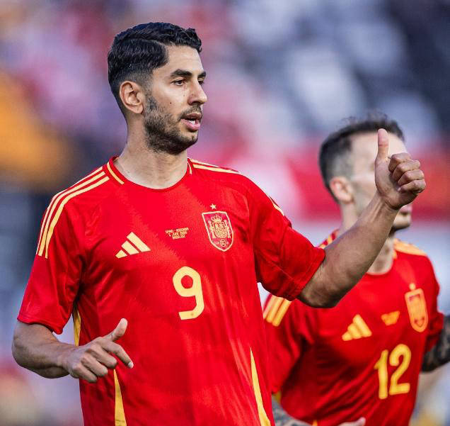 尽管缺少卡瓦哈尔,纳乔,何塞卢等主力球员,西班牙并未放慢节奏.