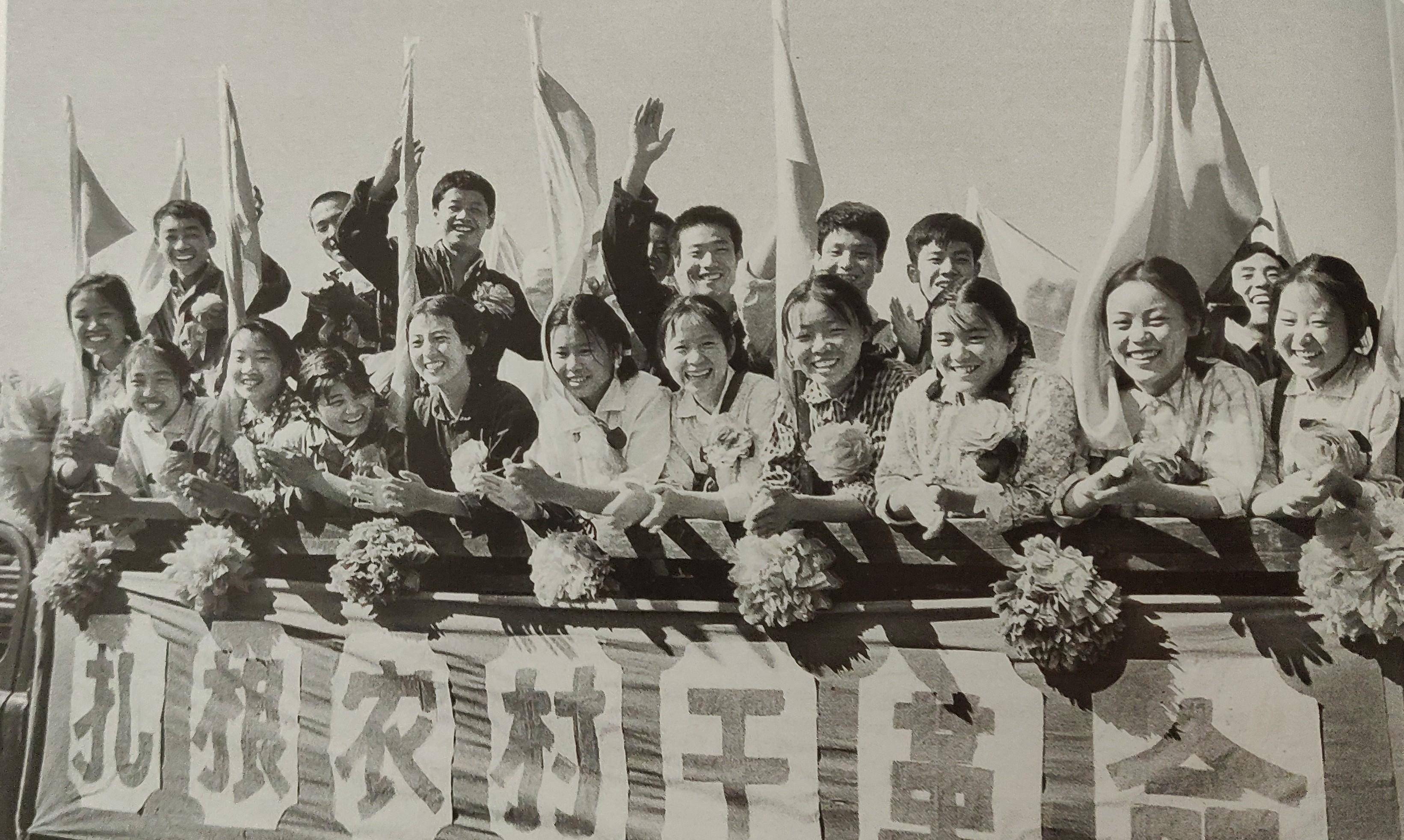 图:扎根农村干革命,知青下乡1968年,知青下乡时,李超群才上初一