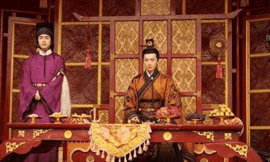 两人大打出手,让孝景帝内心实在无法忍受了,于是秘密