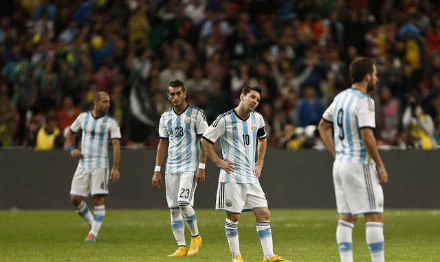 佩佩称c罗历史最佳,与"足坛宠儿"竞争无人可及