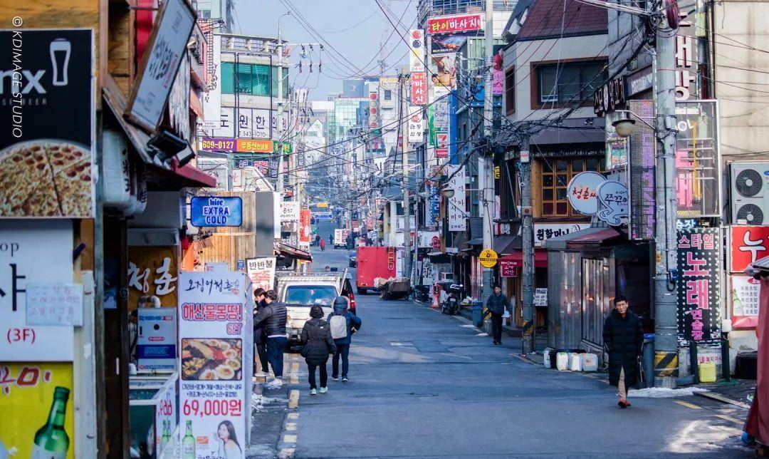 畸形的"发达国家"韩国,如何被财阀,美军,首尔病一步步蚕食?