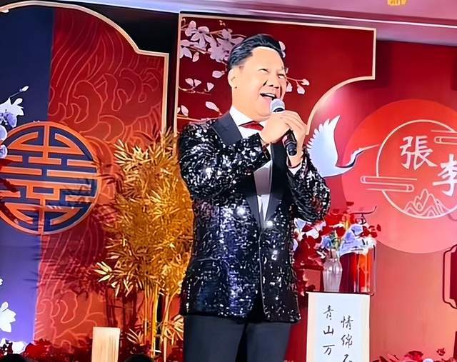 除此之外,张井生还曾在澳门闯荡过一段时间,与崩牙驹,洗米华,古天乐