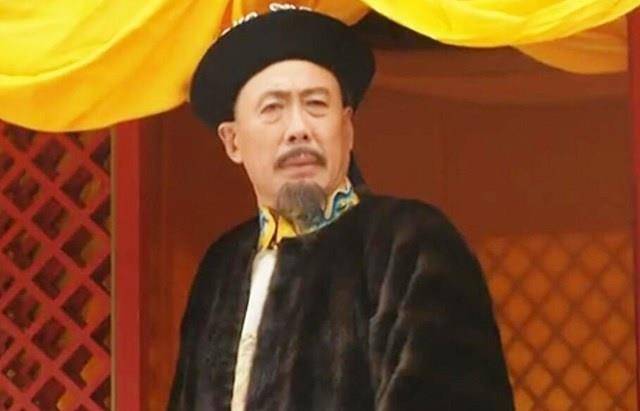 胤褆是康熙帝长子,他与一个会巫术的蒙古喇嘛巴汉格隆有来往.