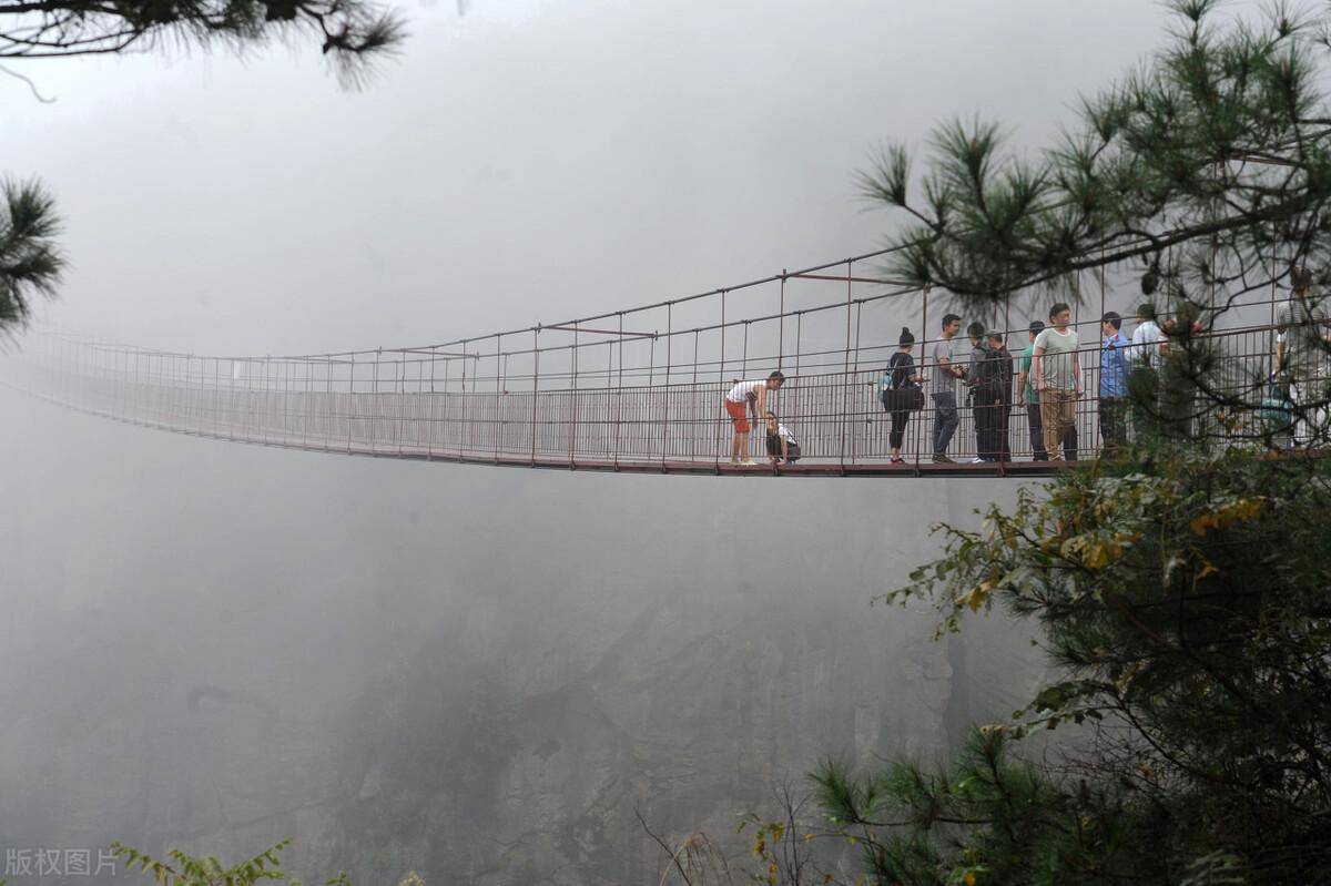 岳阳这家景区免费发放一米帽,各种惊险刺激的项目要来