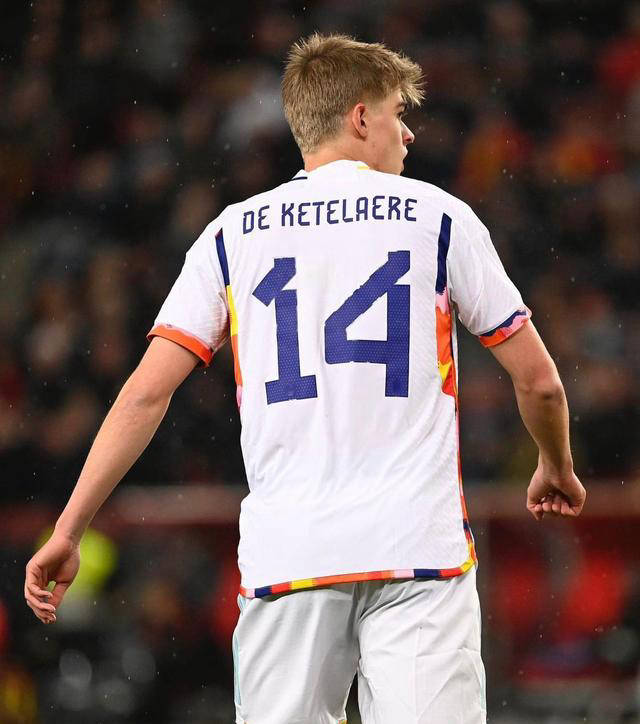 ac米兰新篇章:曝"囧帅"执掌,3000万边锋 超级射手加盟