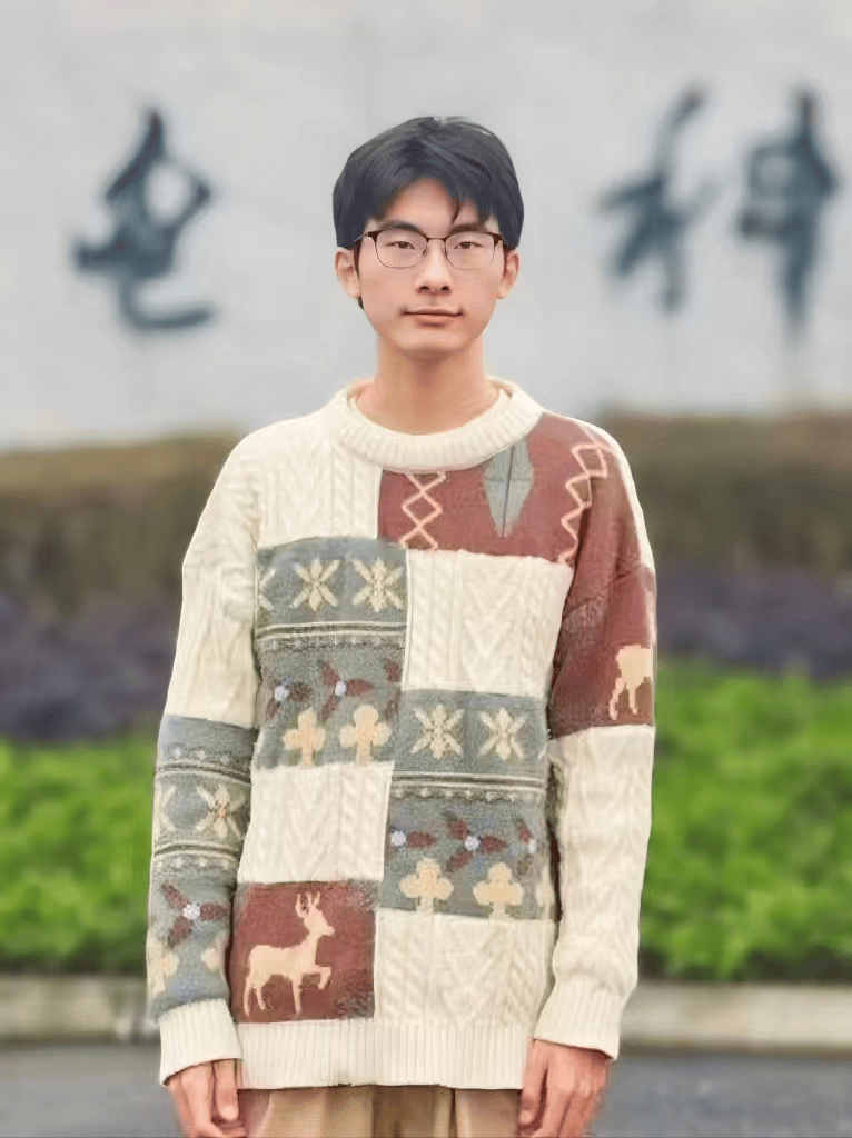 彤 658分历史方向全市第1名程若凡 686分理科全市第2名全县第1名王灿