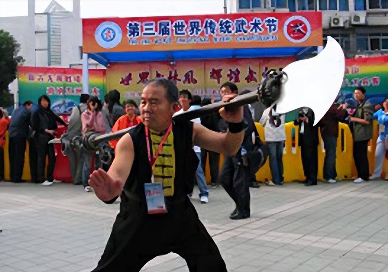 赴新疆打工,意外拜师道长学武,10年后回乡娶妻生4娃_殷凤海_武术_事情