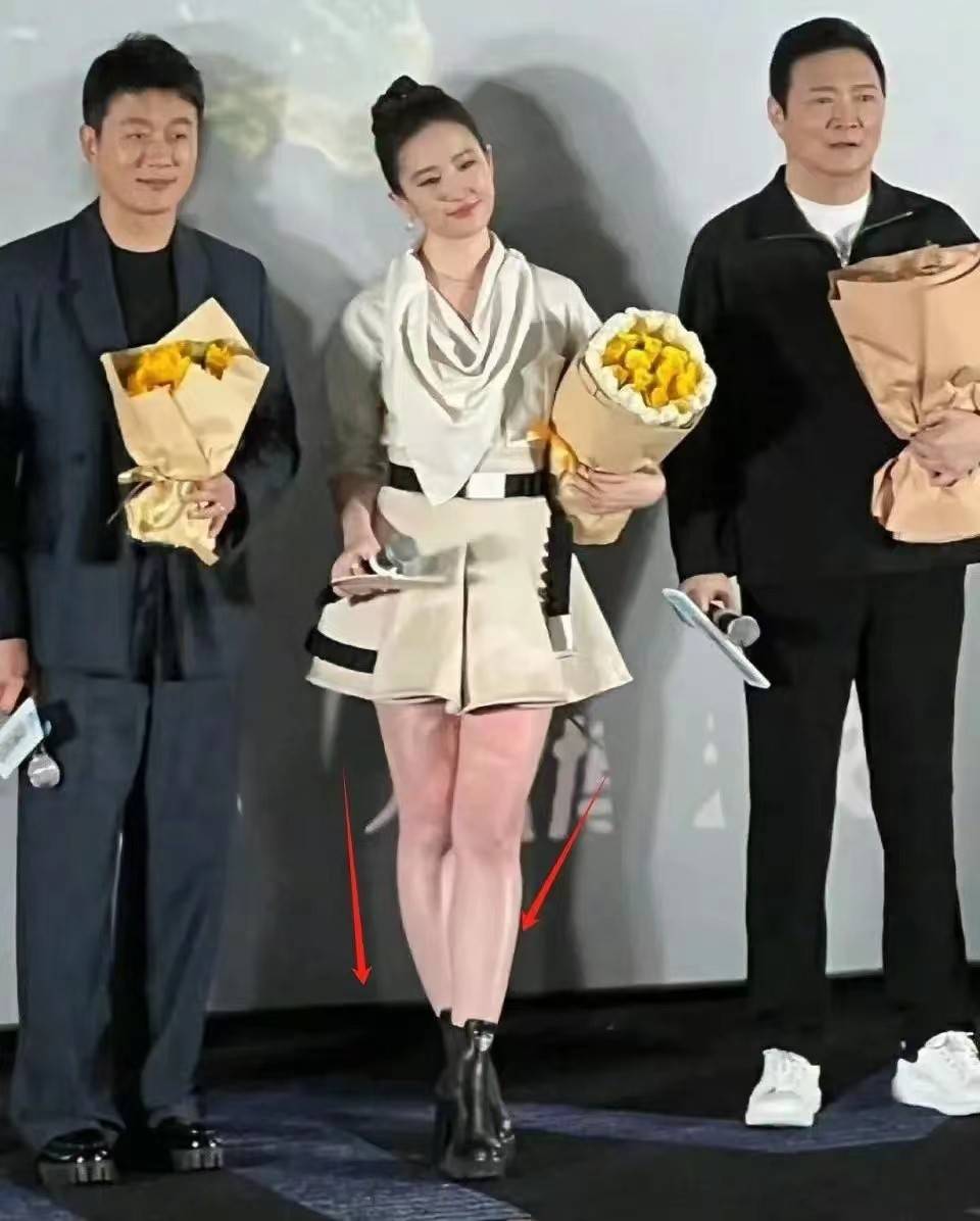 《玫瑰的故事》首播即爆!36岁刘亦菲的肌肉小腿,让多少人平衡了