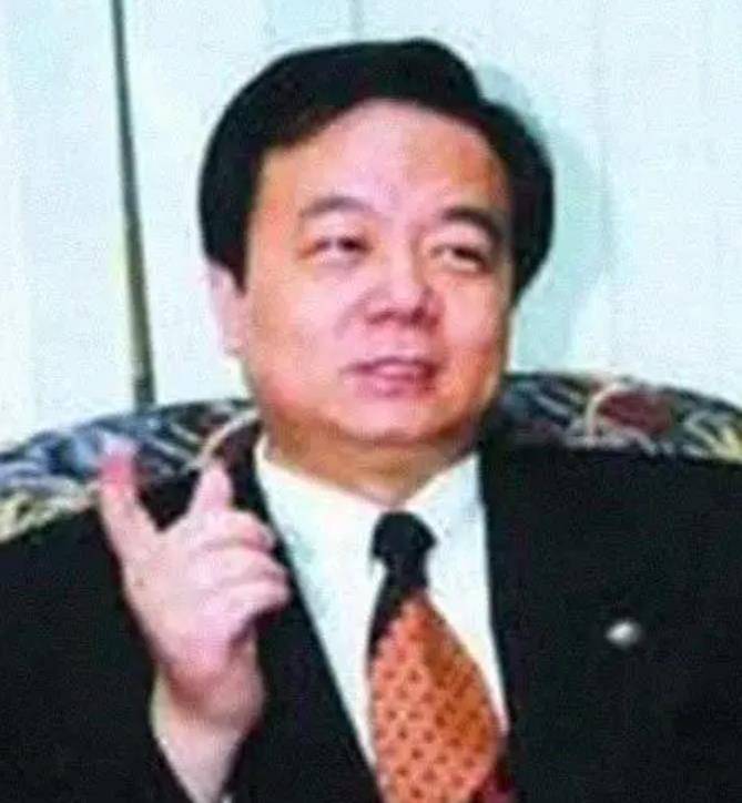 15亿美元,位居中国大陆富豪榜第26位,湖南首富.