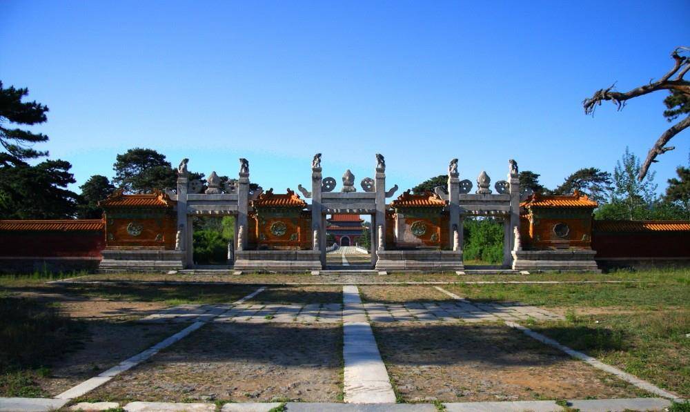 雍正励精图治,为何死后不敢跟父亲康熙葬在同一陵园?原因有两个