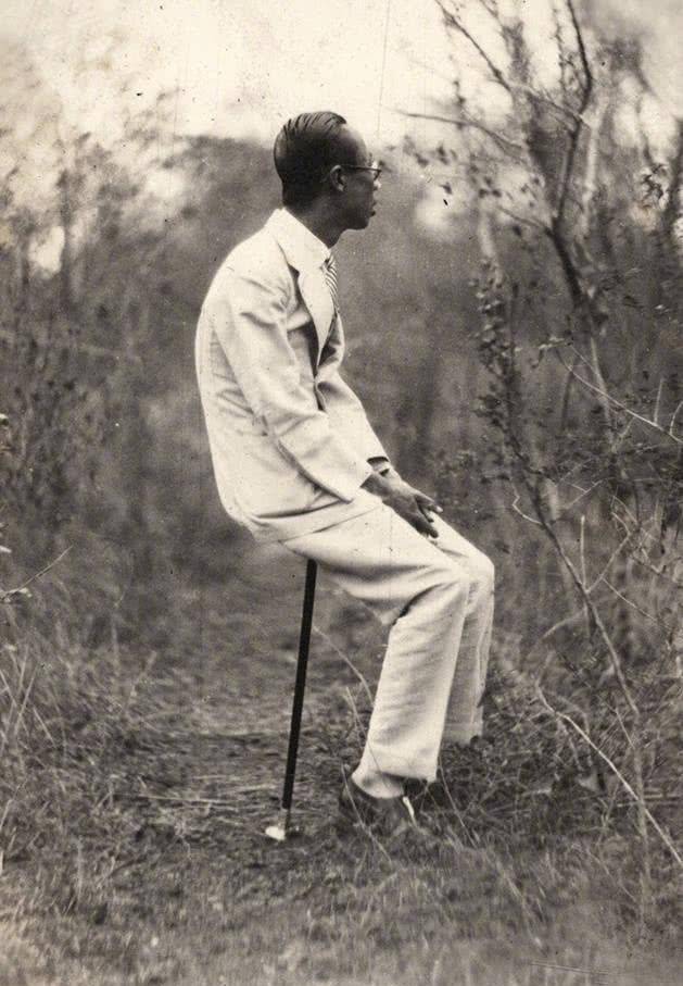 溥仪:年轻时真帅气,尽显帝王气质,皇后婉容也很漂亮_紫禁城_辫子_登基