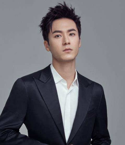 茅子俊,1986年12月31日出生于绍兴市,后来考入浙江财经大学,主修审计