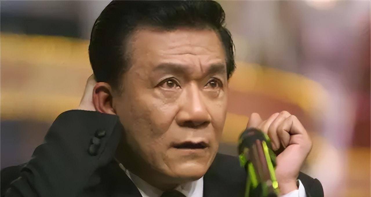 但父亲侯宝林并没有因此觉得儿子能子承父业,相声这条路难走,旧时还被