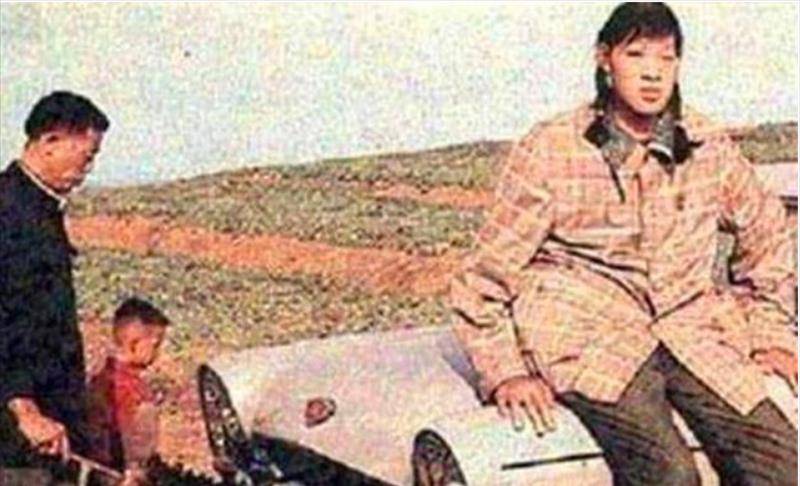 湖南女巨人:14岁身高超过姚明,18岁意外猝死,遗体至今没有下葬