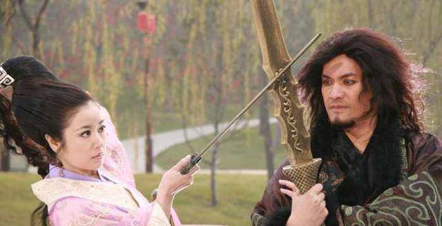 忠臣的他被帝王赐死,将妻子肚中的孩子挖出扔进火里