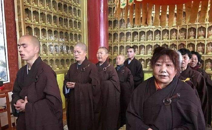 故事:假活佛王兴夫:敛财2亿,行骗数名女弟子,夜住五星级酒店