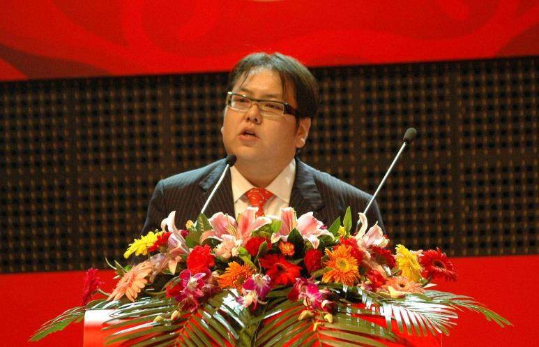 百亿富豪李兆会,连娶2位女明星,10年花光125亿,如今沦为笑柄