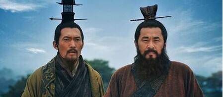 贾诩_袁绍_荀攸