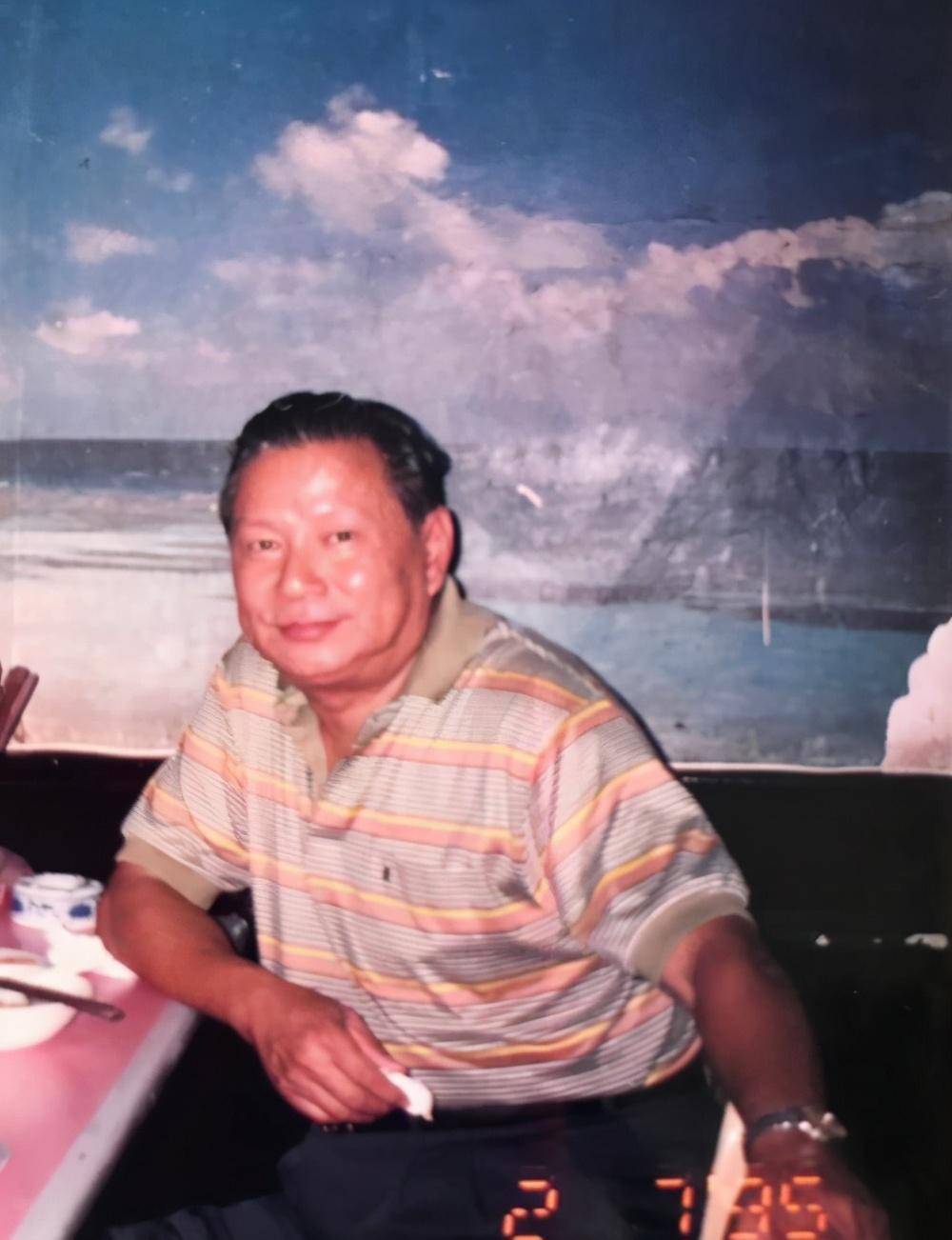 洪晃:说说我的爸爸,一个旧日的上海公子_洪君彦_章含之_父母