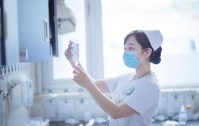 女护士在处理男患者隐私部位,会感觉难为情吗?医护人员说出实情
