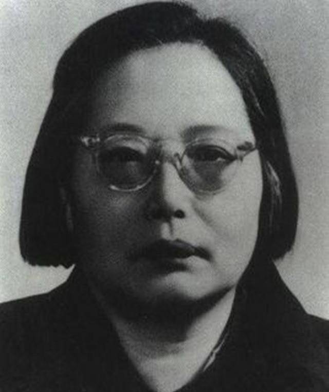 后随着向中国的成立,李葆华更是依靠着自己的努力担任了中国人民银行