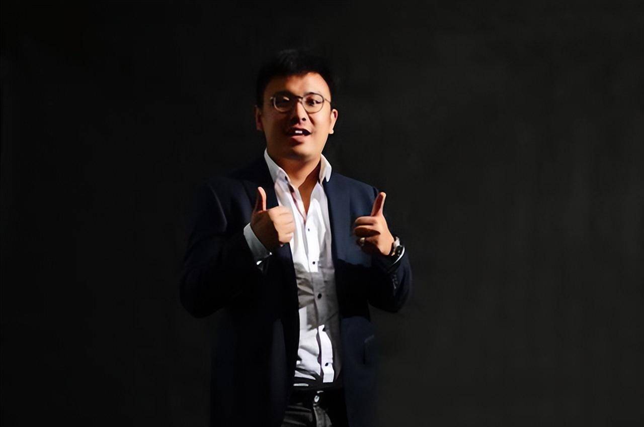 上海大佬张旭豪:33岁将公司卖给马云,套现665亿,如今再创传奇