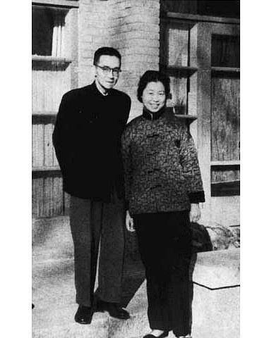 梁思成去世30年,后妻林洙218万卖林徽因嫁妆,惊呆了众人