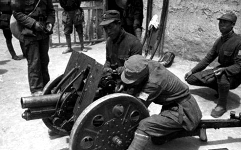 1935年,王吉文跟随红四方面军参加了长征.