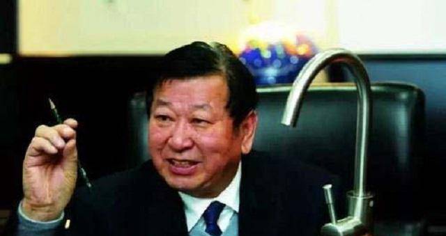 儿子把老爹公司低价卖给外资,留0.01%股份分红,如今公司市值600亿