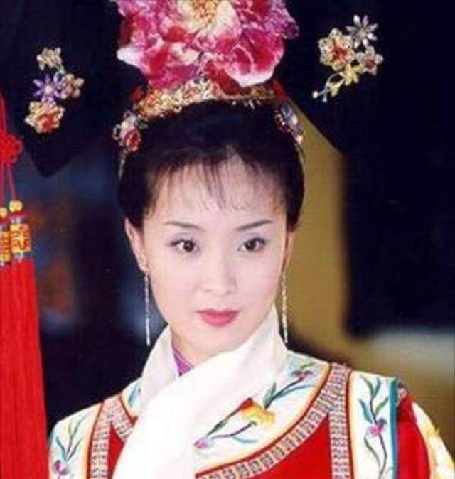 她就是《还珠格格》里晴儿格格的扮演者——王艳