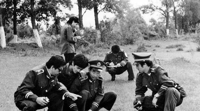 1984年,男子为私奔诈死,藏情妇家26天,警察凭纸条挖出替死奇案