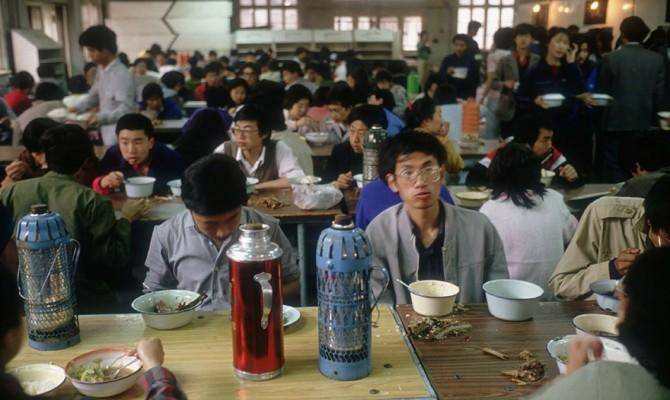30年前的大学生啥样？图4为北大的女生宿舍，图7场景令人感动落泪-北大现任校花