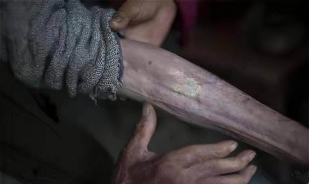 他花费43年自建寺庙,一件百衲穿到80多岁,今门下众多弟子和信徒