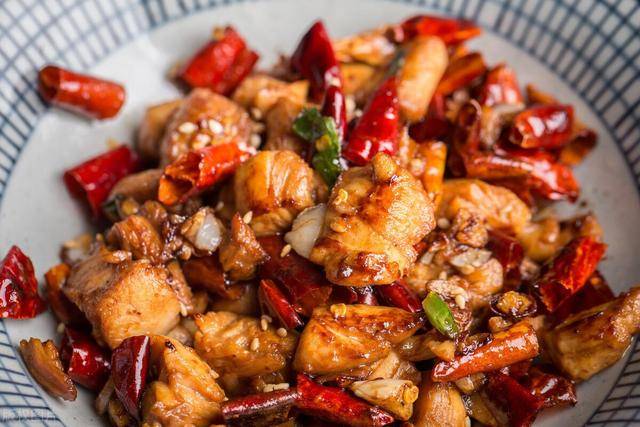 结语:这道北方特色菜——炖排骨,虽然烹饪过程稍长,但只要按照秘籍