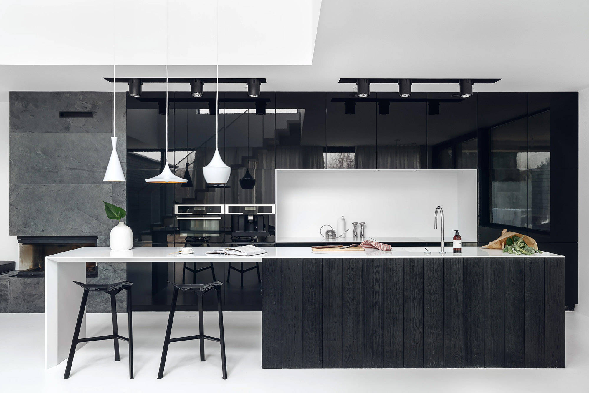 波兰黑白灰极简美学别墅