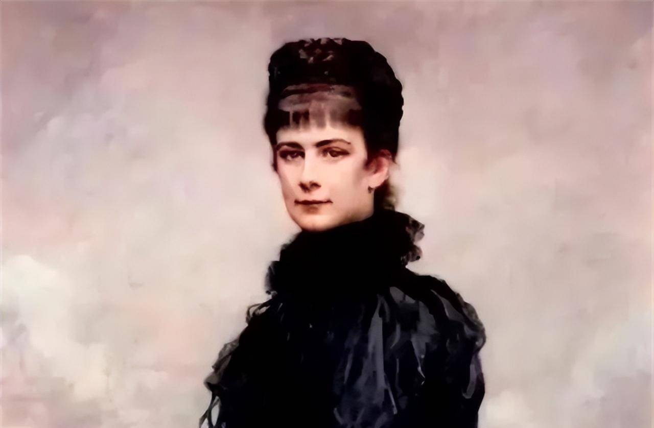 她被誉为欧洲百年第一美人,15岁嫁入皇室,61岁惨死于杀手刺杀