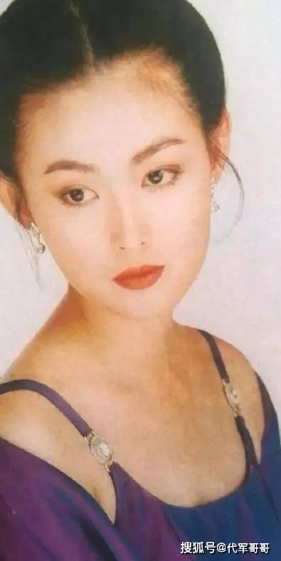 "潘金莲"王思懿年过50,身材十分丰腴性感,比年轻时更成熟迷人