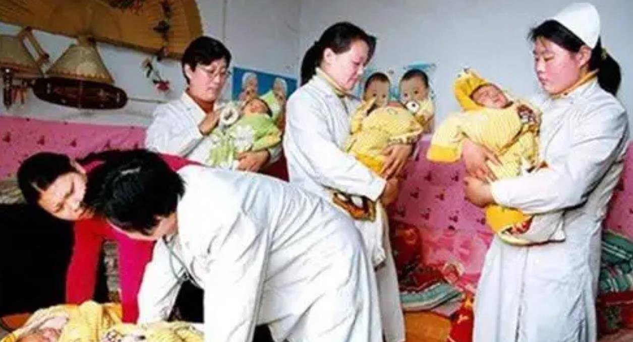 2006年,安徽夫妇生下五胞胎,父母坚持不愿送人,如今已读高中_史有琴