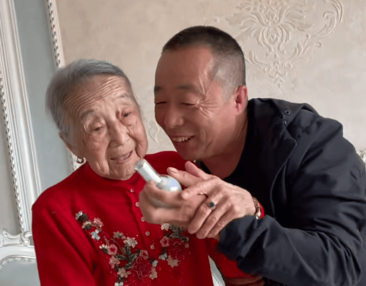 痛心!93岁知名网红大林奶奶去世,年初确诊脑出血,田姥姥悼念