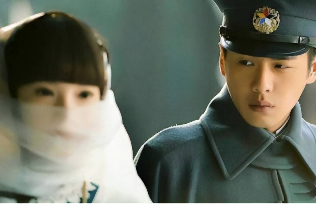 可观众们就是一部剧里全被陈瑶吸引,爱惨了这个"暗黑萝莉".