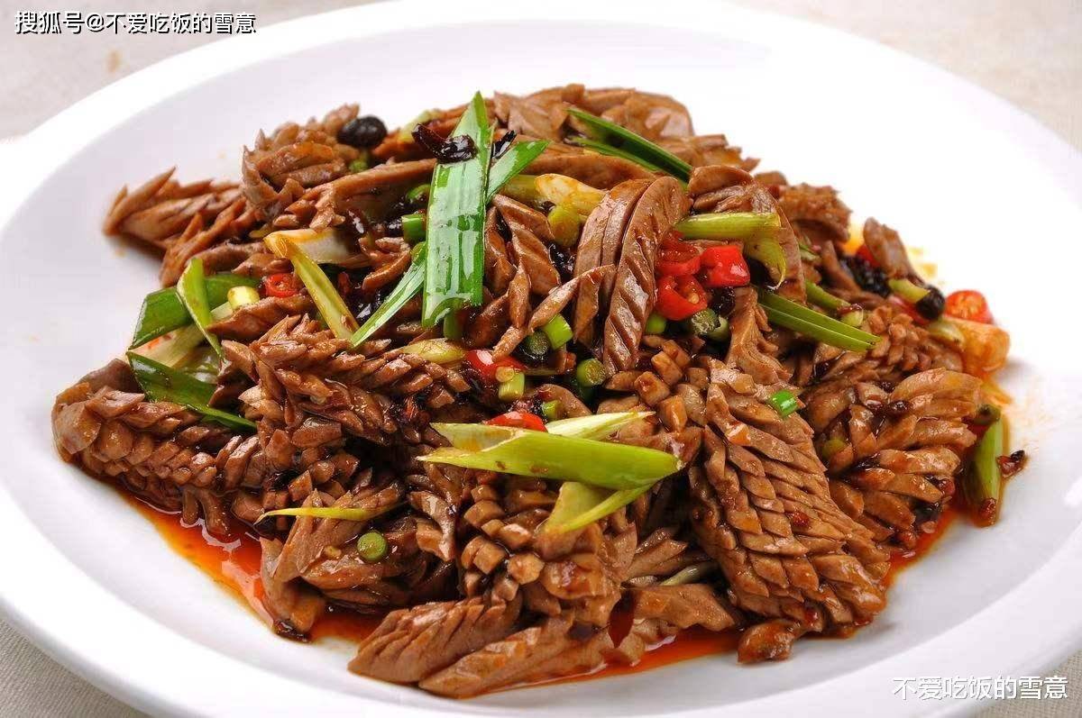 《爆炒腰花的艺术:香醇与脆嫩的完美融合》