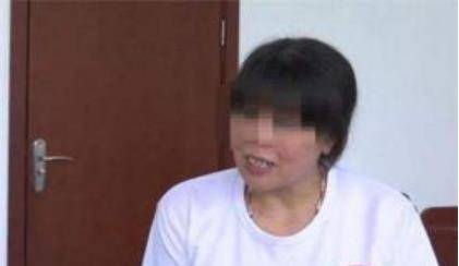 2019年,江苏女老板用铁棍暴打亲闺女被刑拘:她30岁了还不嫁人_林小霞