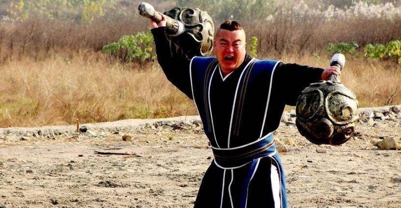 李元霸的死很大成度上是轻敌,鱼俱罗虽说正值年迈,可谓俠路相逢勇者胜