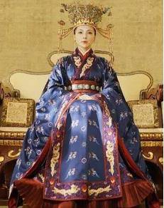宋朝皇后:街头卖艺歌女,二婚嫁皇帝,除了武则天只有她敢穿龙袍