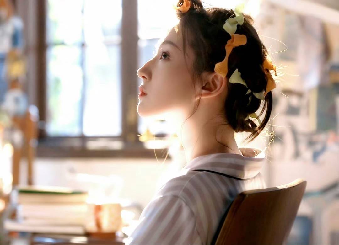 《玫瑰的故事》黄亦玫原型有多美？看她年轻时的美照，刘亦菲只能靠边站-亦舒玫瑰的故事原型