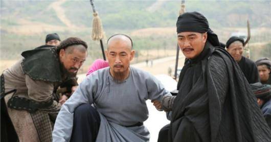 这只民兵赶走的黄金龙,还斩杀的他的大将邹君申,张朝珍听到这非常高兴