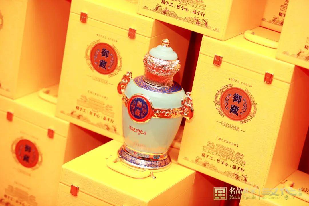 酒中人生:品味不同酒液,领略百态人生