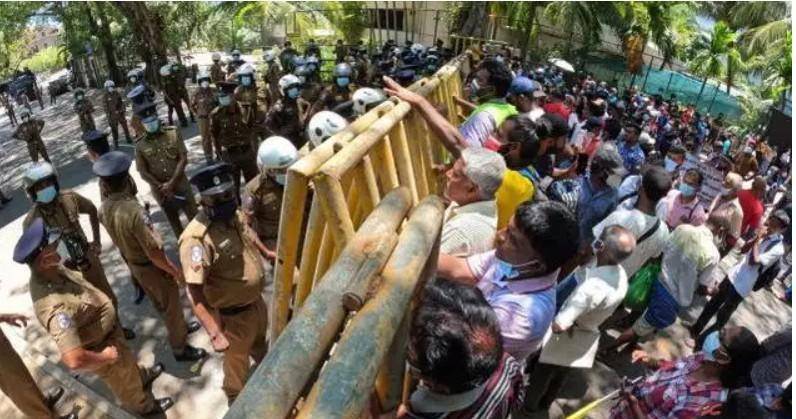 一个国家是如何破产的:斯里兰卡崩溃记「国家·历史·崩溃·逻辑」